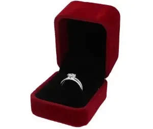 Cofre de terciopelo rojo para anillos